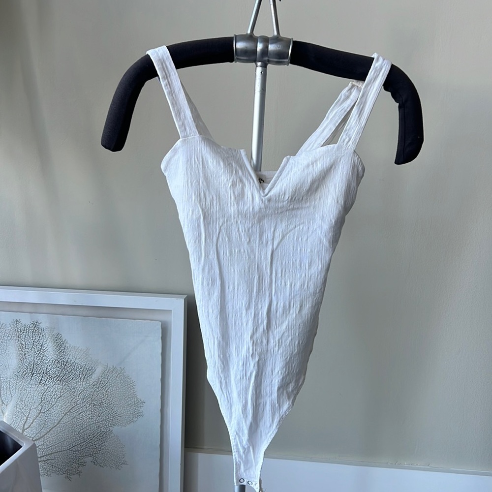 Free people, bodysuit. Universal looks.